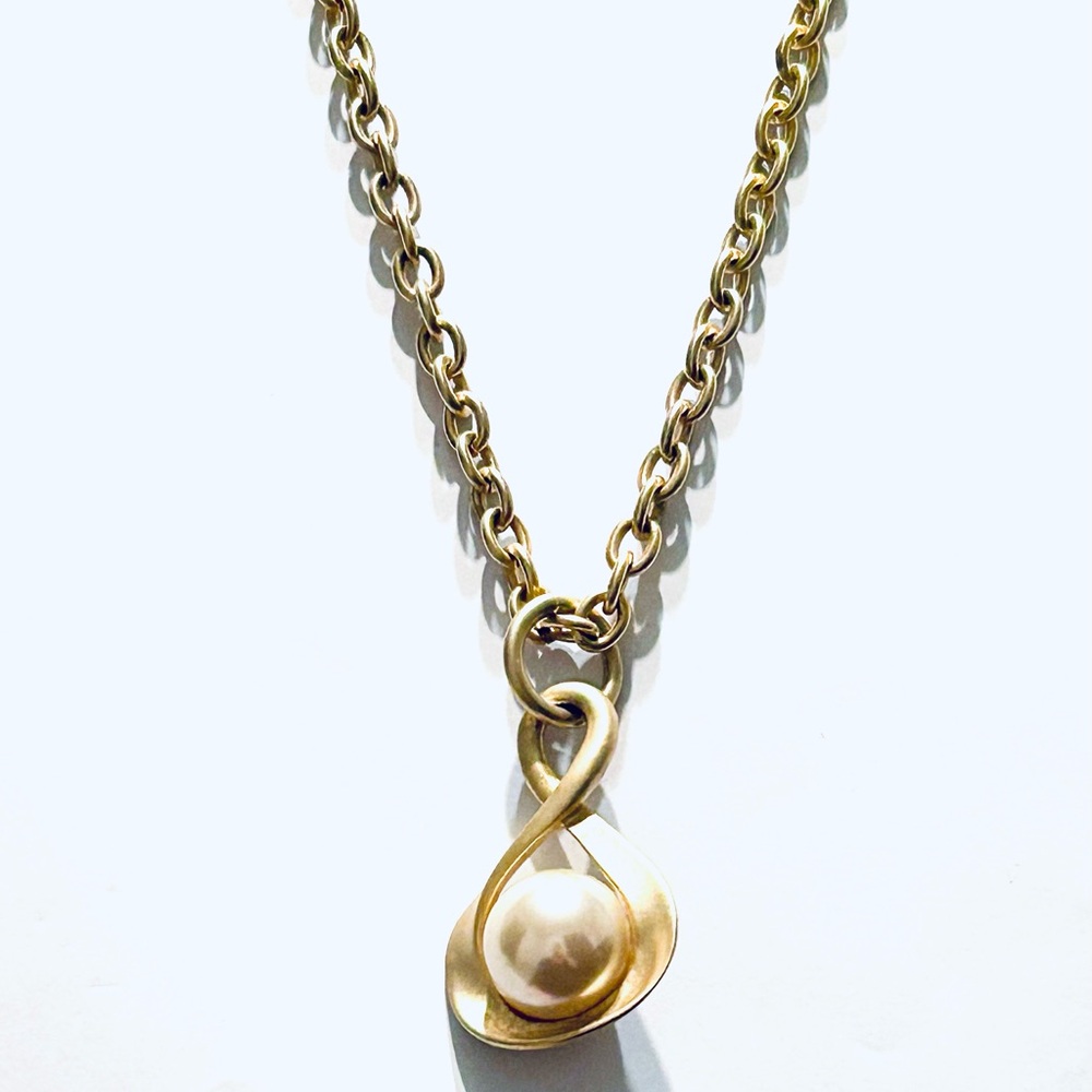 Vintage Express Gold Pearl Pendant Necklace, 36 inch Necklace, Vintage Jewelry